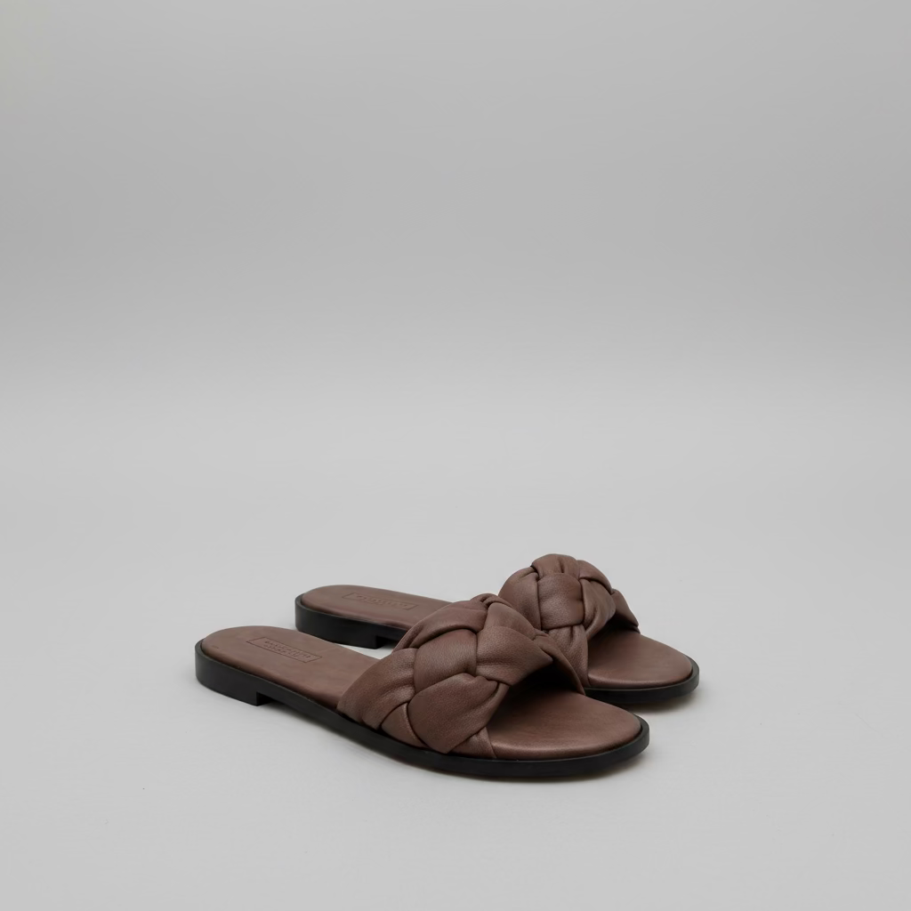 Lucca Sandal in Chocolate