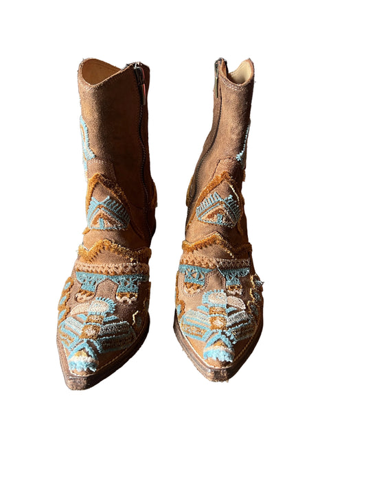Totem boots in Sughero Chiaro