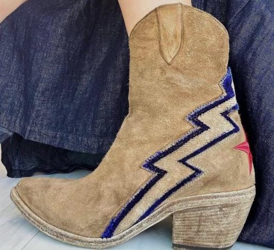 Flash Boots in Saddle