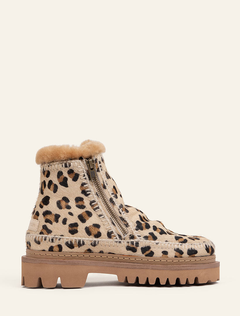 Setsu 3.0 in Beige Leopard Pony by Laidback London