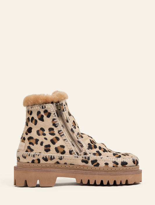 Setsu 3.0 in Beige Leopard Pony by Laidback London